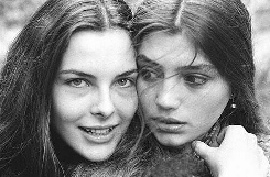 CAROLE BOUQUET Y ANGELA MOLINA en ESE OSCURO OBJETO DEL DESEO