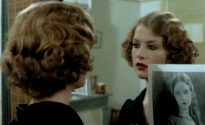 ISABELLE HUPPERT en VIOLETTE NOZIÉRE