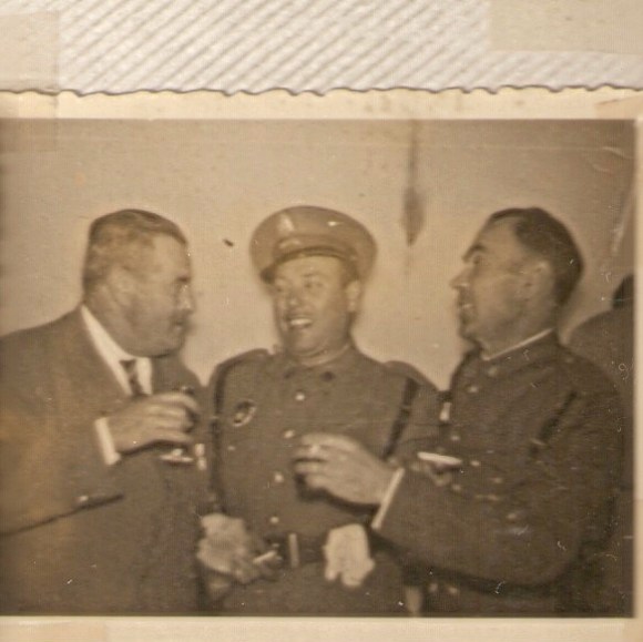 Pedro, conserje de La Unión, mi abuelo Manuel Gallardo y Casimiro, el padre de Maruchi 