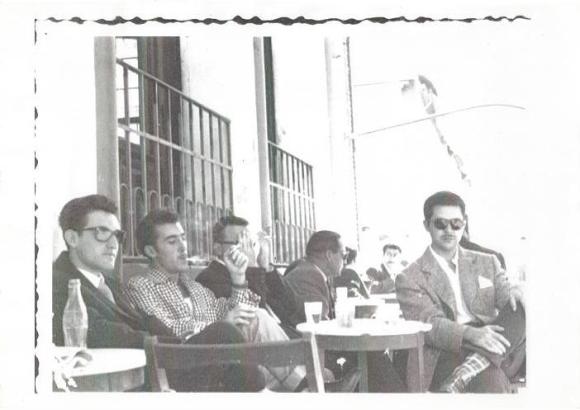 CAFÉ CENTRAL en su terraza Luis Guardia, Antonio Barce, Fuentes y Galeote