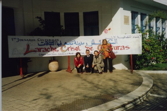Colegio Luis Vives - Sergio barce con Ange Ramíres, Antia y Luisa Diéguez durante las Jornadas Culturales de 2004