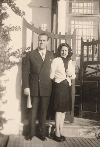 Mercedes Gómez con su hermano Federico