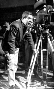 Berlanga, dirigiendo "Novio a la vista"