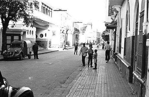 calle Chinguiti y Cine Ideal - Larache