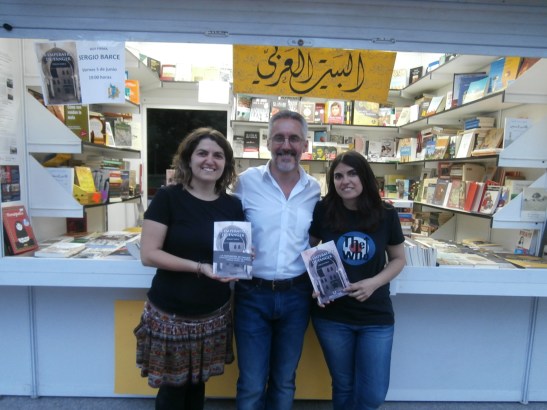En la caseta de Casa Árabe Balqís, con Sara y Beatriz