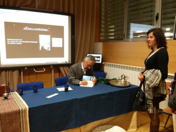 988431_1458820041017838_1215855412_n