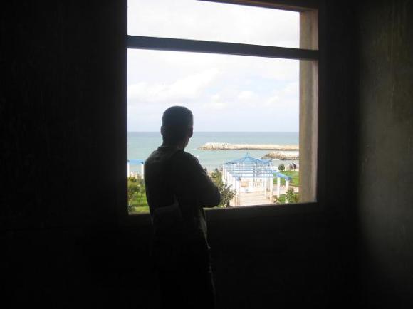 De nuevo en aquella ventana de mi antigua casa en Mulay Ismail, sobre el Balcón