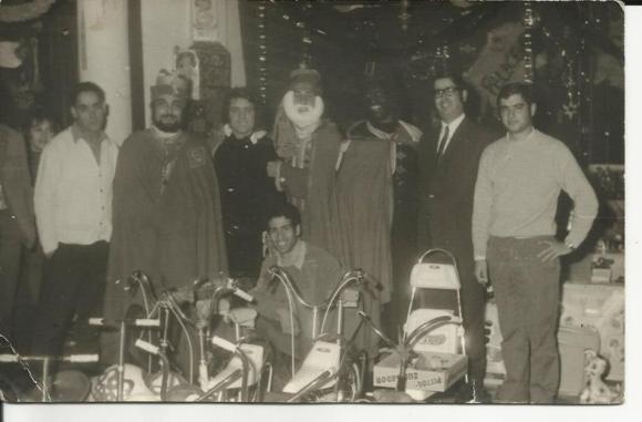 197868_131533073668409_989803555_n