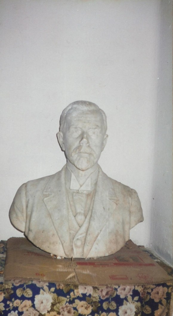 busto-de-lewis-forde-ii