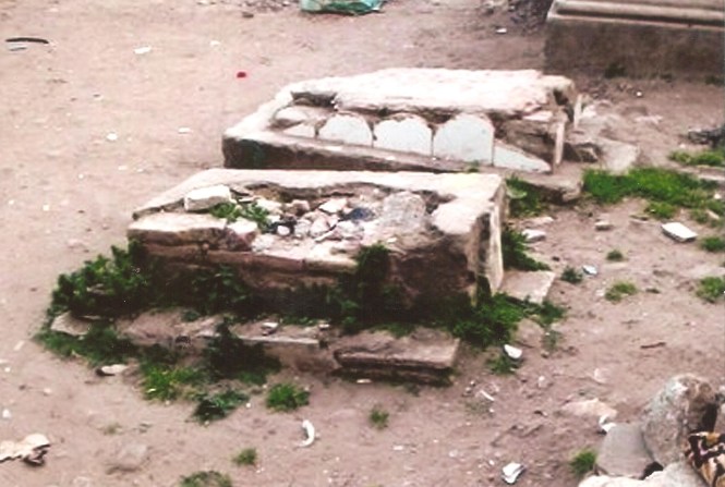 estado-ruinoso-y-profanacion-de-sepulturas