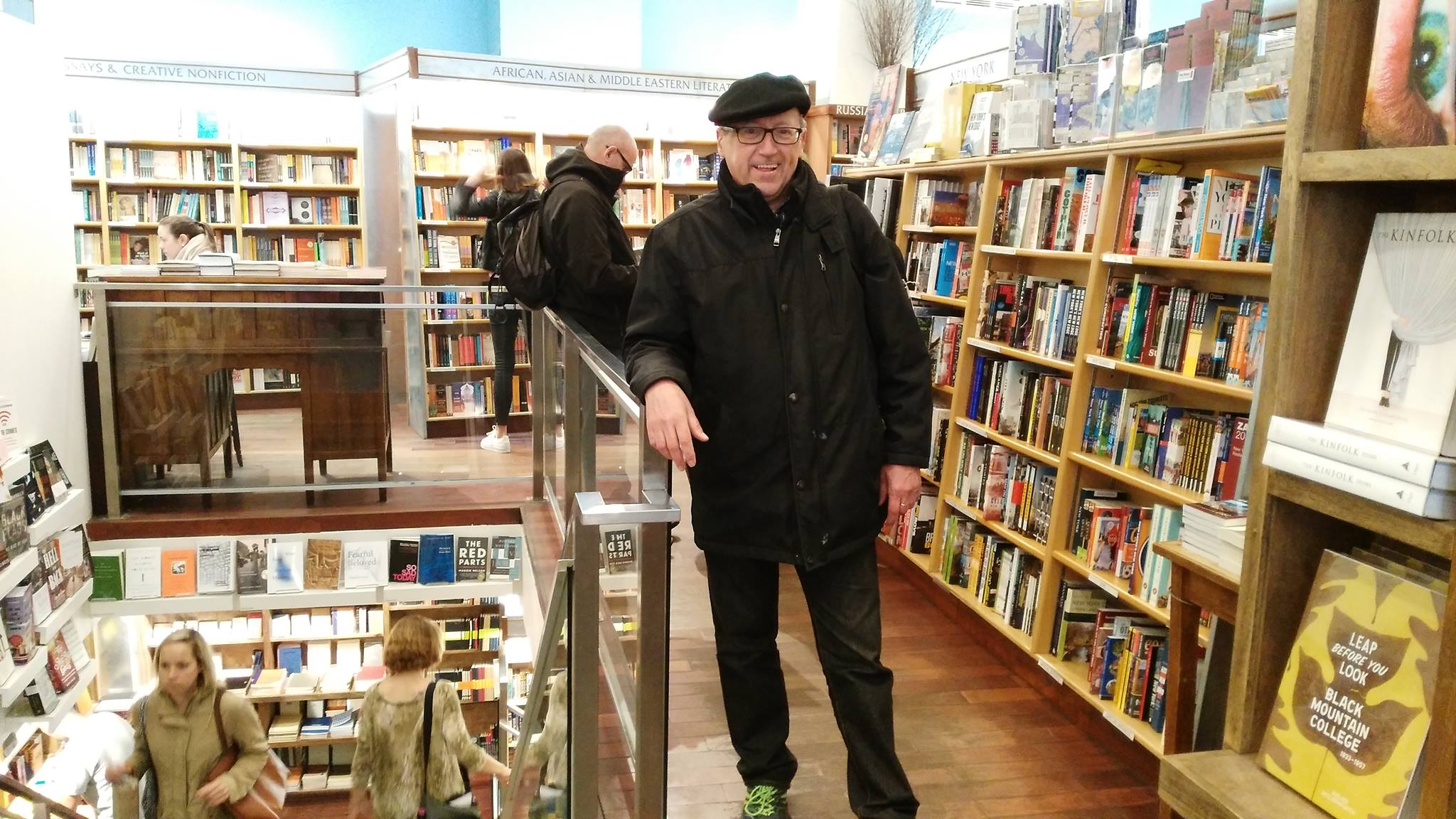 Víctor Pérez en McNally Jackson Books, Manhattan