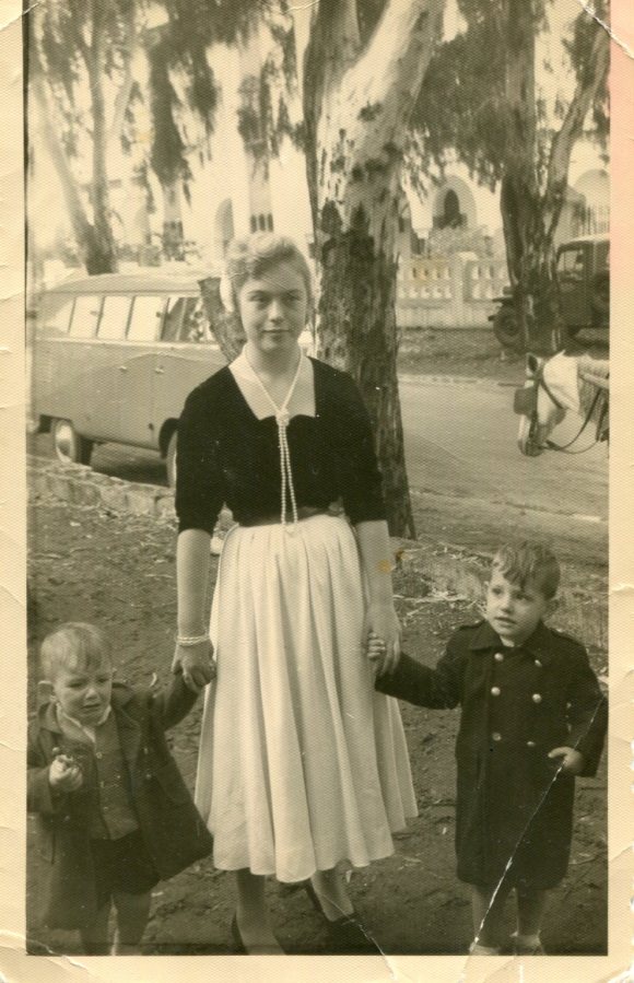 Larache barrio de La Bilbaina - Maru con Emilio y José María Gallardo