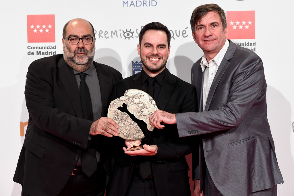 CM, PABLO BARCE, AH Recogiendo el Forqué