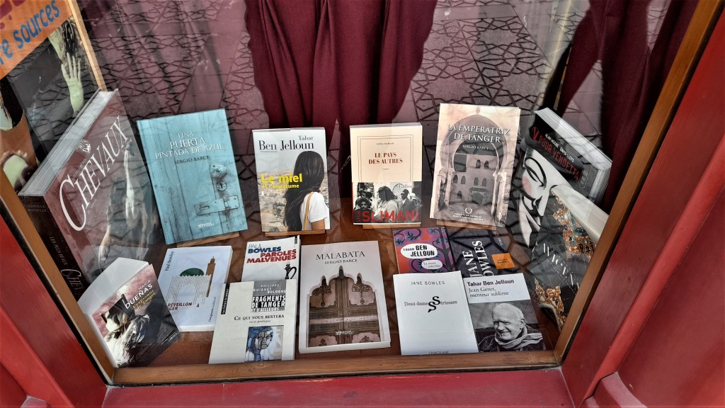 La imagen tiene un atributo ALT vacío; su nombre de archivo es en-la-librairie-des-colonnes-abril-2021.jpg