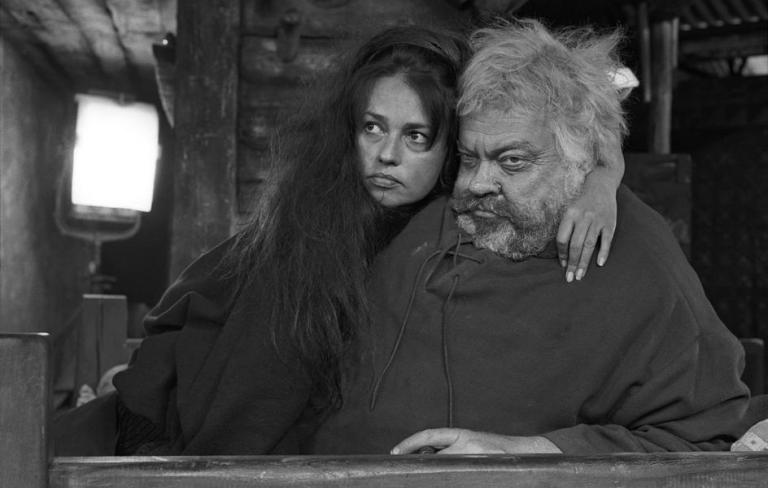 La imagen tiene un atributo ALT vacío; su nombre de archivo es campanadas-a-medianche.jpg