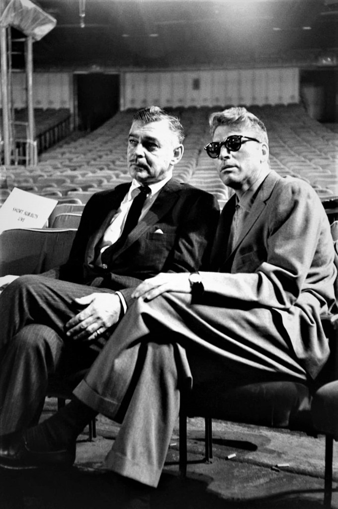 La imagen tiene un atributo ALT vacío; su nombre de archivo es clark-y-burt.jpg