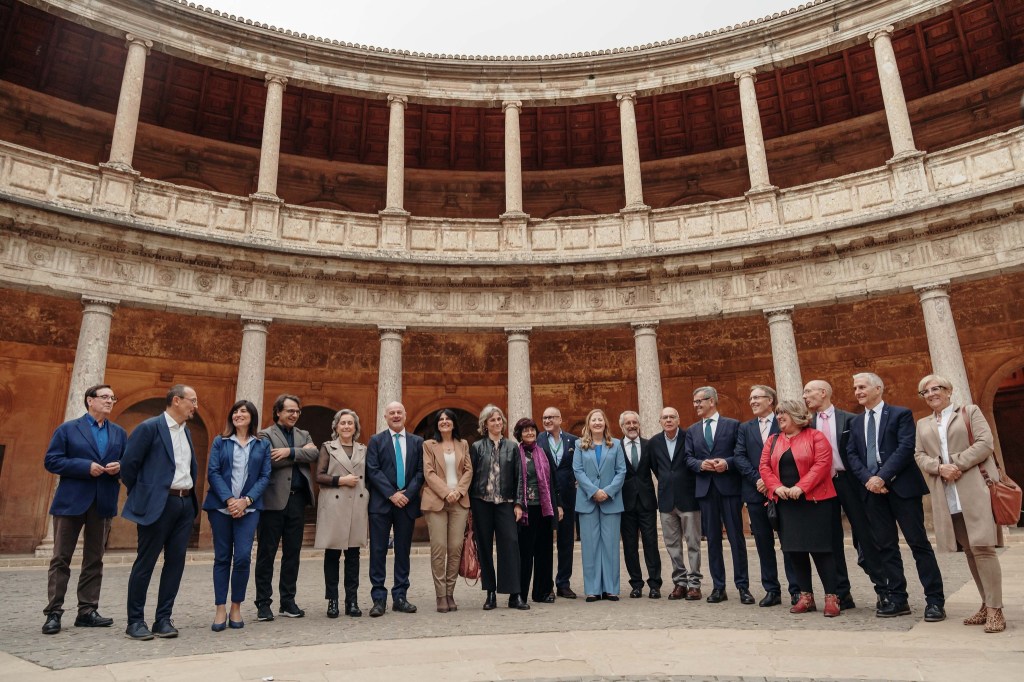 La imagen tiene un atributo ALT vacío; su nombre de archivo es 1.jpg